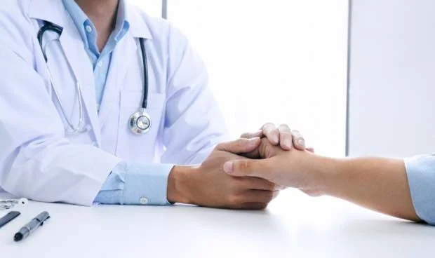 Reportaje que acusa a médico de acosador sexual ya no se encuentra disponible en YouTube ni en plataformas de TVN, por lo que la acción de protección perdió oportunidad.