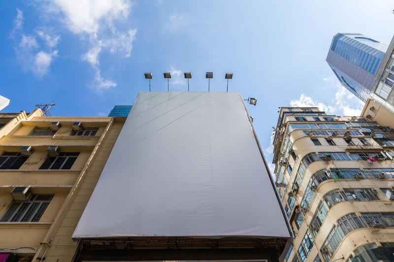 Retiro de publicidad instalada en edificio que no cuenta con autorización municipal se ajusta a la normativa.