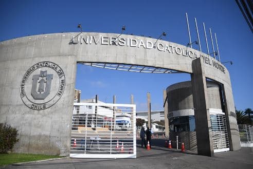 Demora más allá de lo razonable en resolver una investigación llevada a cabo por la Dirección de Género de la Universidad deviene en un actuar arbitrario e ilegal.