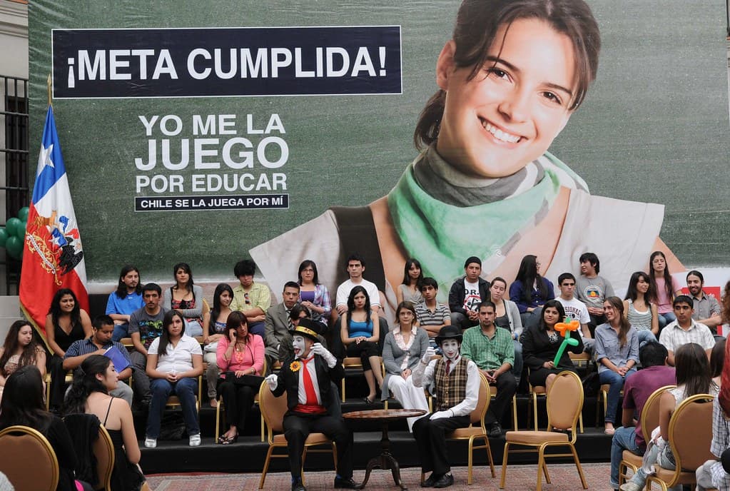 Subsecretaría de Educación Superior se encuentra facultada para eximir de la obligación de retribuir la Beca Vocación de Profesor en caso fortuito o de fuerza mayor.