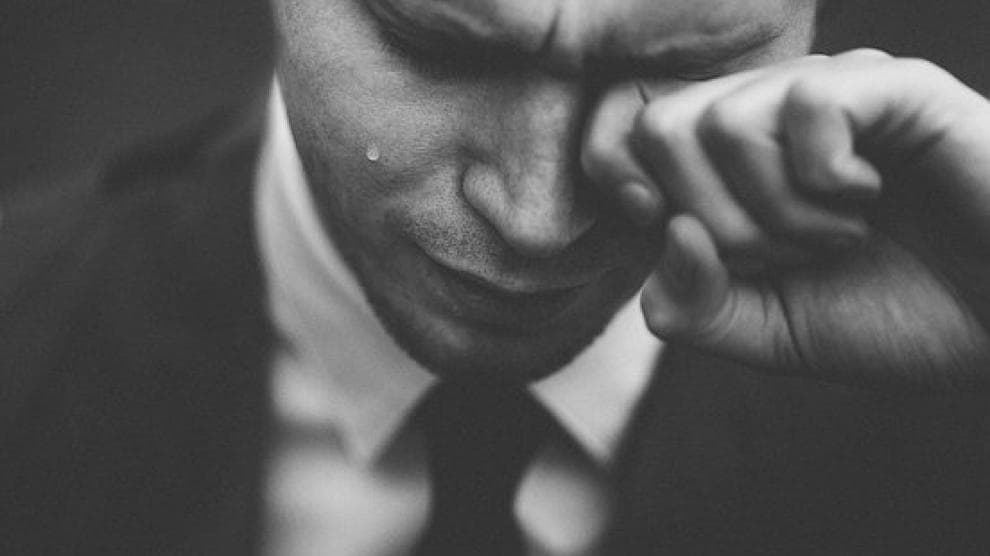 Si la causal esgrimida apunta a un error en la aplicación del derecho sin que se señale cuál es la norma supuestamente infringida, no solo se debe rechazar el recurso de nulidad sino también condenar en costas al recurrente.