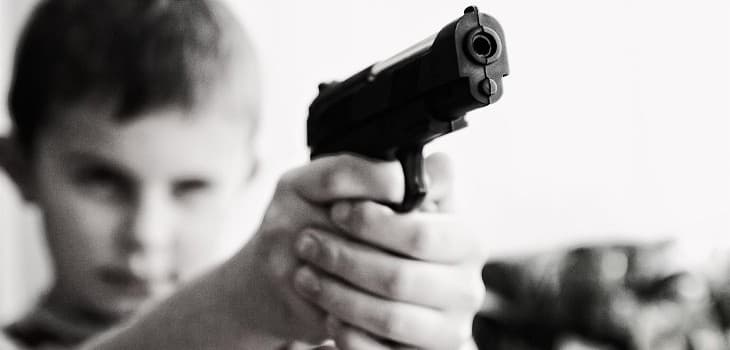Menor que apuntó con arma de fuego a compañera de escuela es sometido a un procedimiento alternativo de responsabilidad penal juvenil.