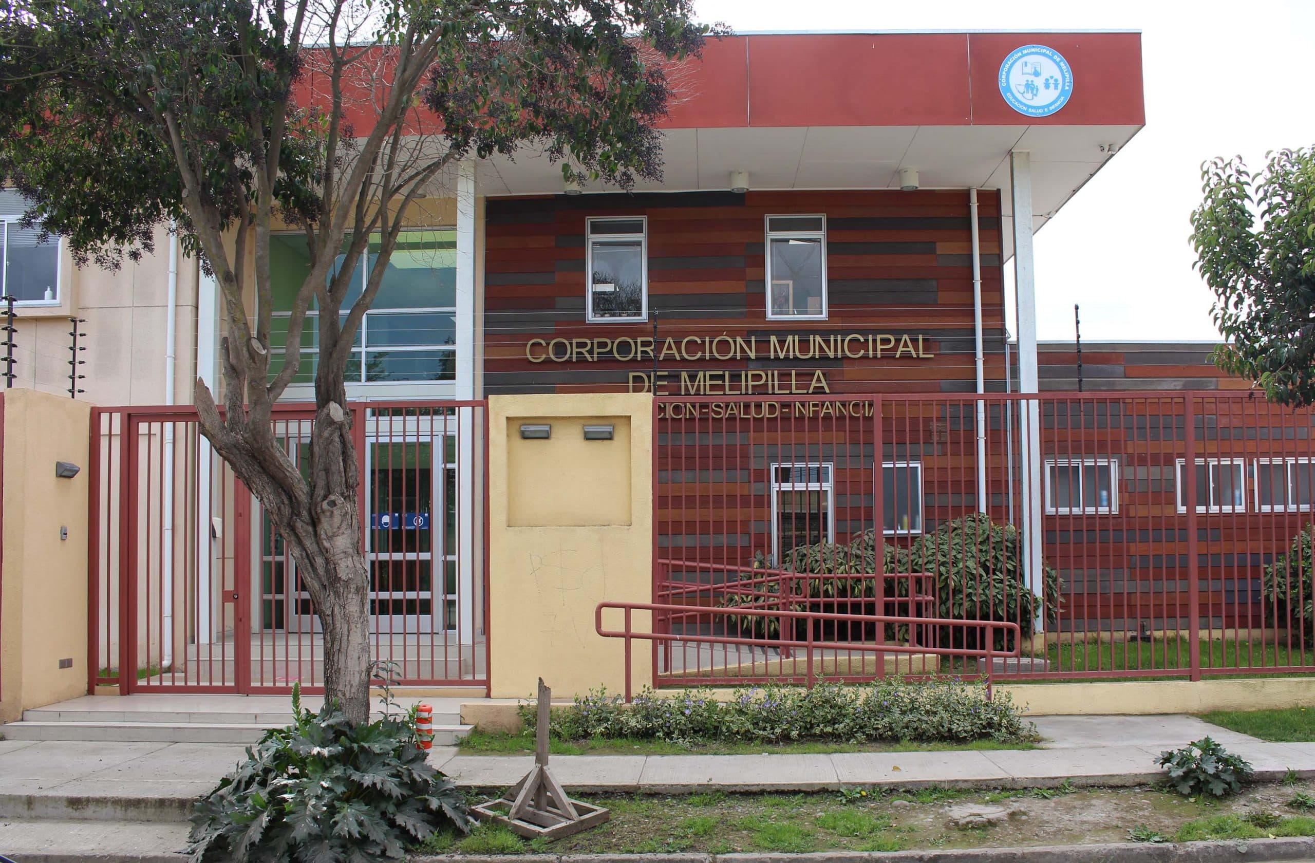 Para determinar el quantum de la multa por la infracción en que incurrió la Corporación de Educación debe tenerse presente que al matricular a más estudiantes de los cupos totales reportados perseguía satisfacer la demanda por educación de un sector rural.