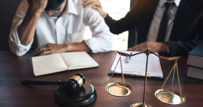 Norma que declara abandonada la querella si no se deduce acusación particular o se adhiere a la acusación de Fiscalía hasta 15 días antes de la audiencia de preparación de juicio oral, se impugna ante el Tribunal Constitucional.