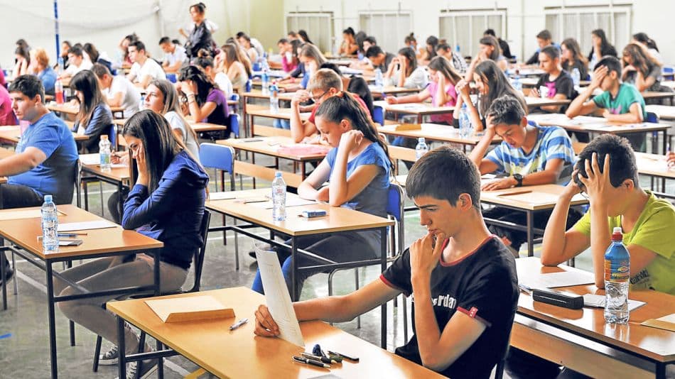 Superintendencia de Educación Superior debe modificar o aclarar circular que interpreta la ley de acoso sexual, violencia y discriminación de genero en la educación superior.