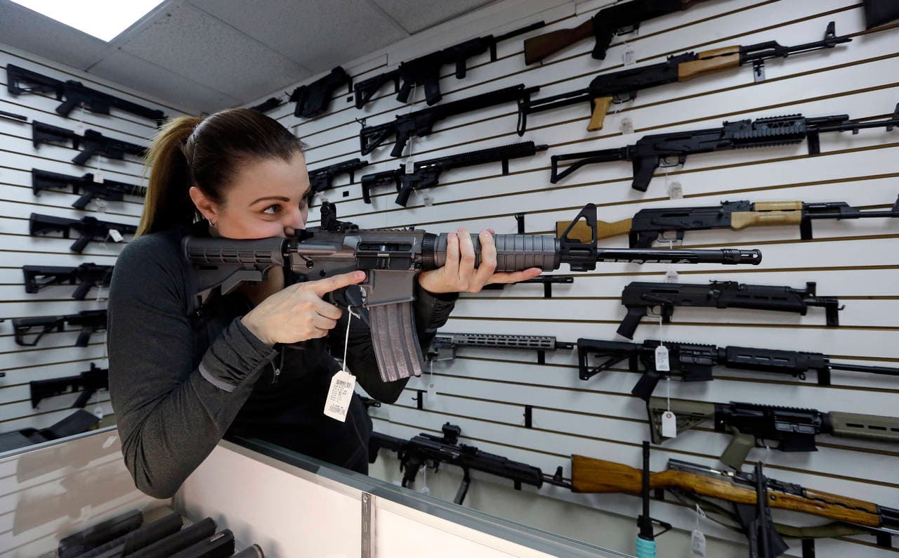 Solicitudes de transporte y tránsito de armas se podrán efectuar por medios electrónicos, sin que ello constituya una obligación para la autoridad fiscalizadora de Carabineros.