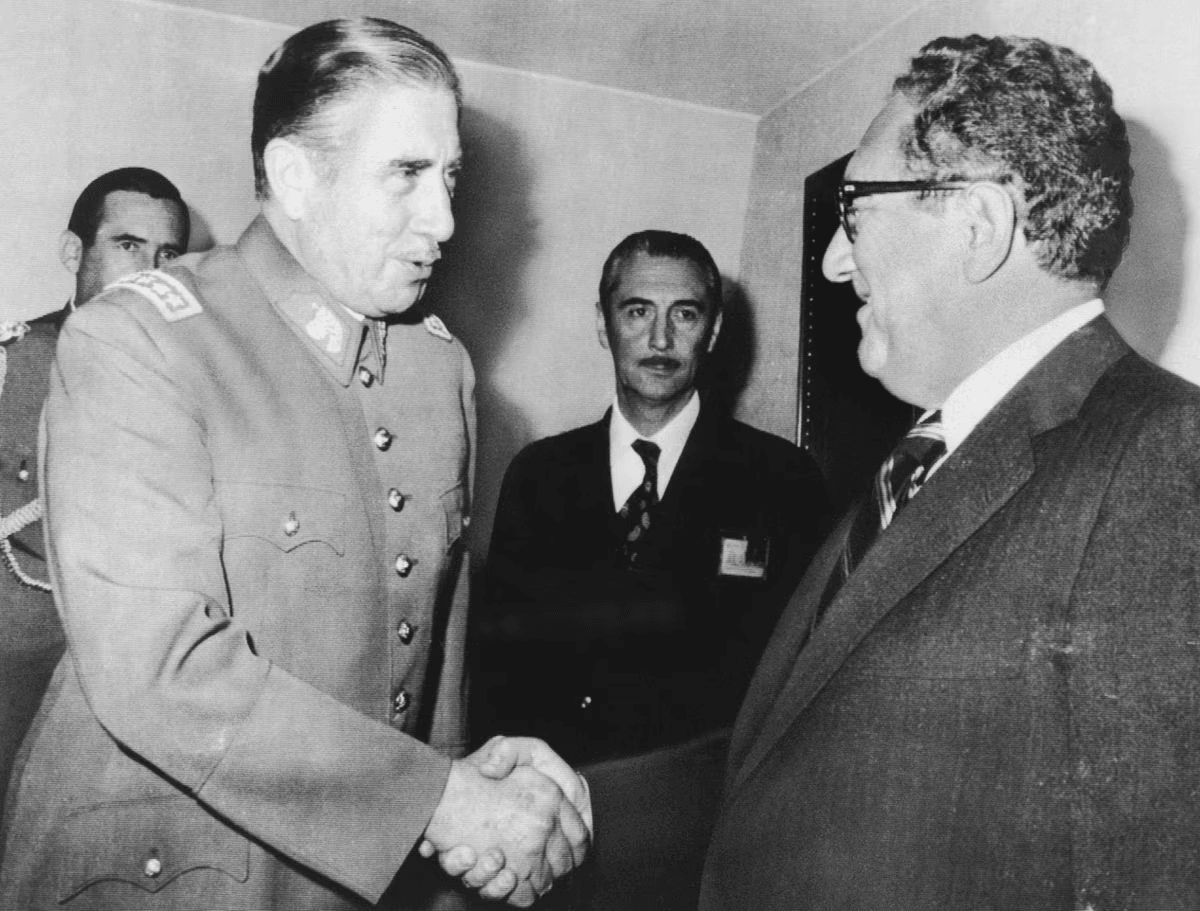 La «desclasificación» de documentos secretos por parte de Estados Unidos a 50 años del golpe militar de Chile de 1973: breves apuntes, por Nicolas Boeglin.