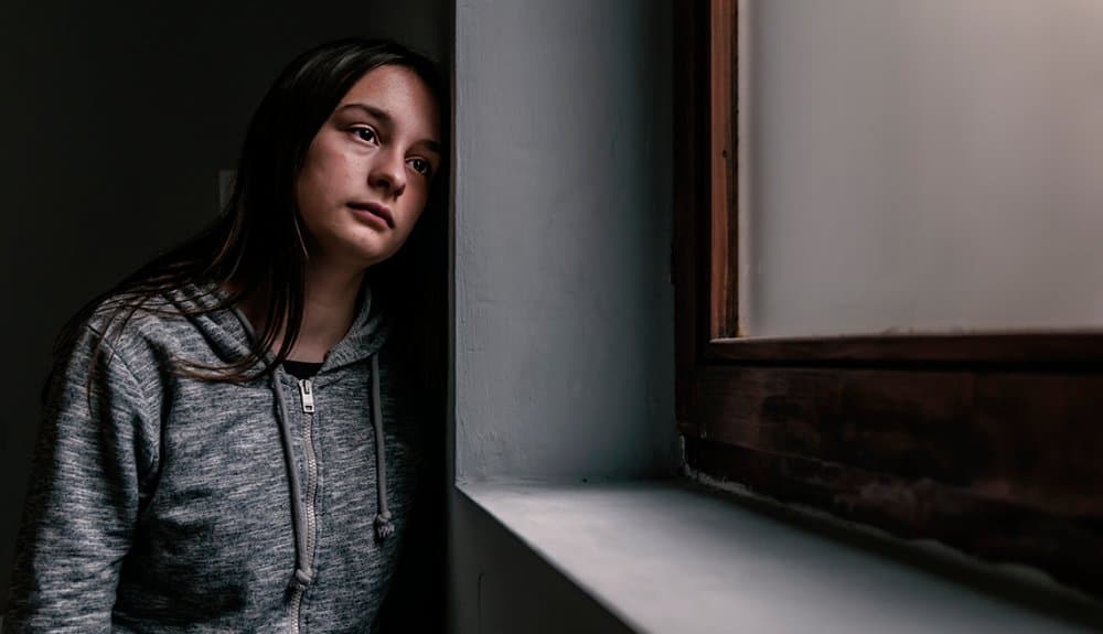 Falta de cupo en residencia de protección de adolescente atendido que no cuenta con red familiar idónea que pueda asumir sus cuidados no es excusa válida para eximir de responsabilidad al Servicio de Mejor Niñez.