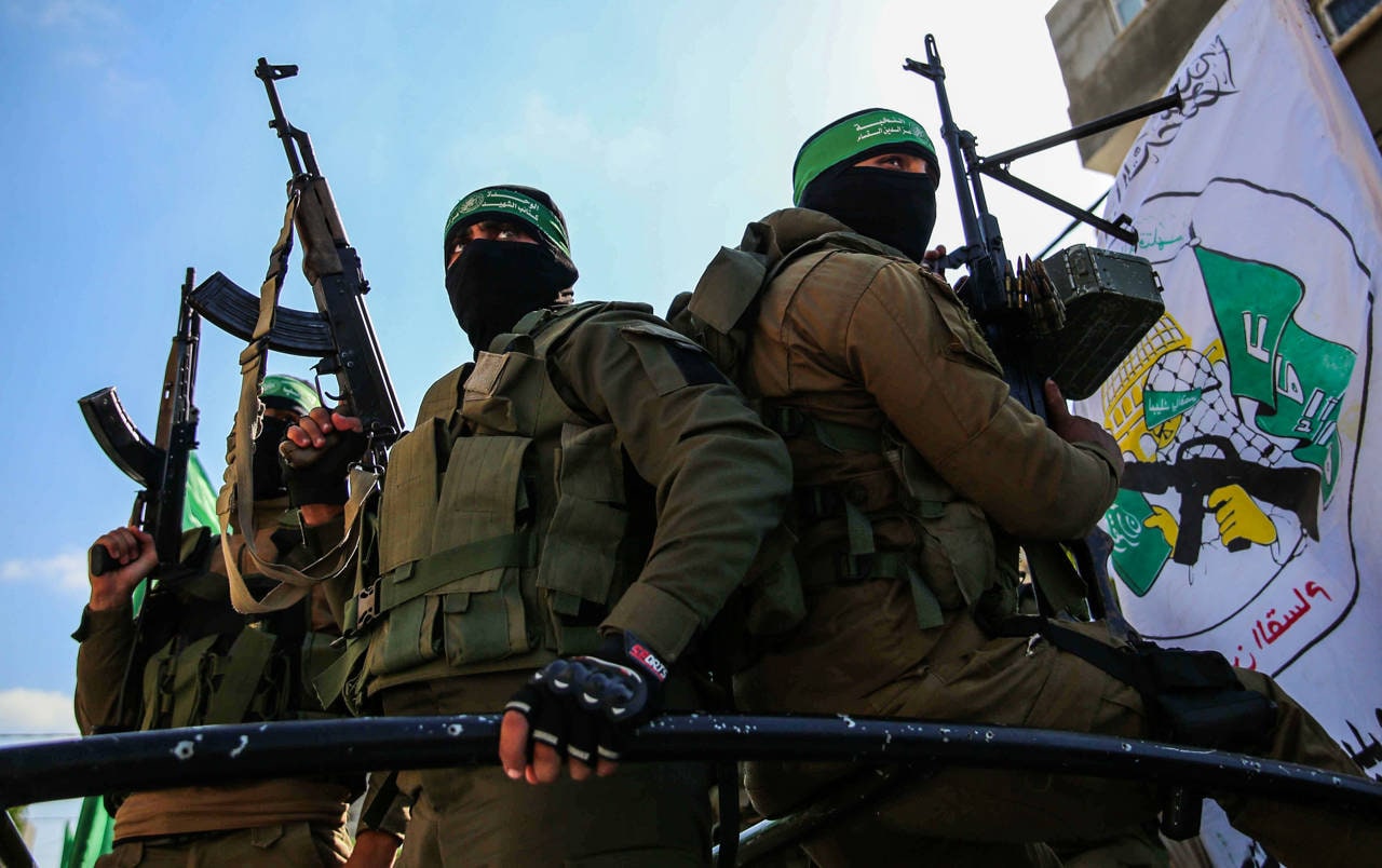 Ataques deliberados y la toma de rehenes por Hamas constituyen violaciones del derecho internacional y representan crímenes internacionales, alertó la ONU.