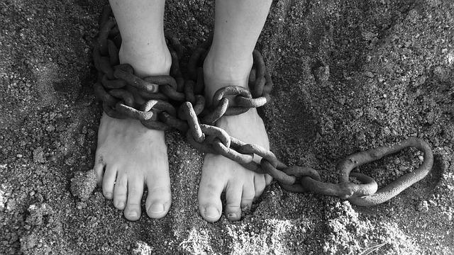 Norma que establece que los delitos de lesa humanidad son imprescriptibles, se impugna ante el Tribunal Constitucional.