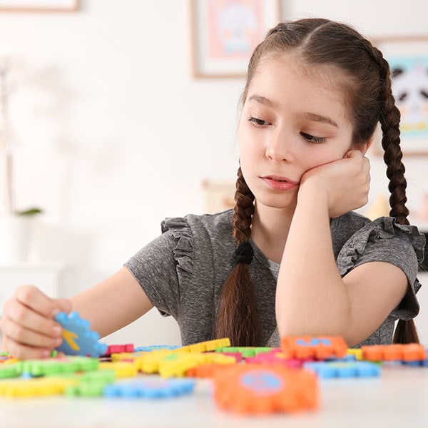 Dictamen imparte instrucciones para el ejercicio del permiso especial para madres, padres o tutores de niños diagnosticados con TEA.