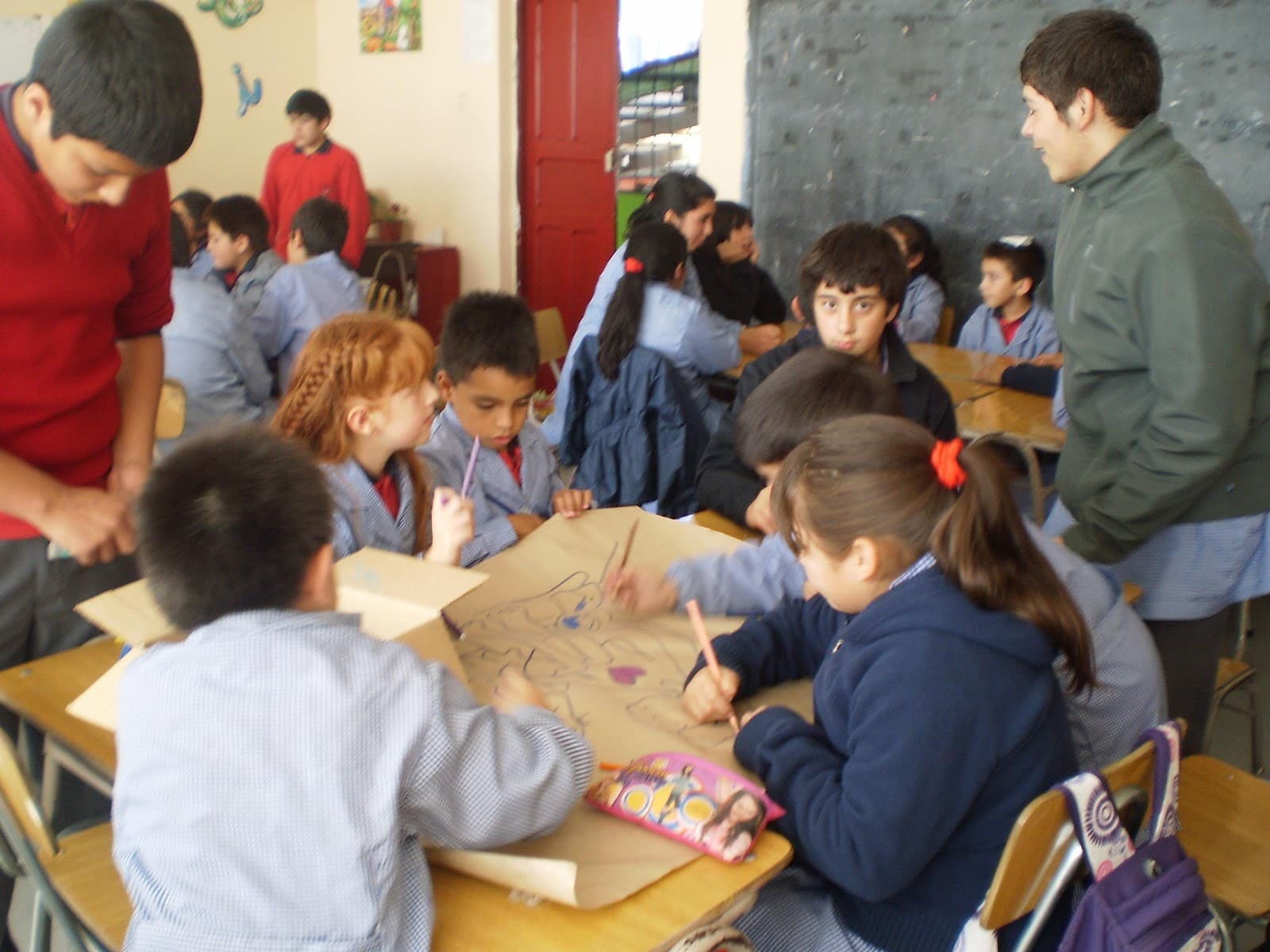 Colegio actúa de forma insuficiente en la prevención de conflictos escolares en el grupo curso del estudiante afectado, lo que vulnera sus derechos.