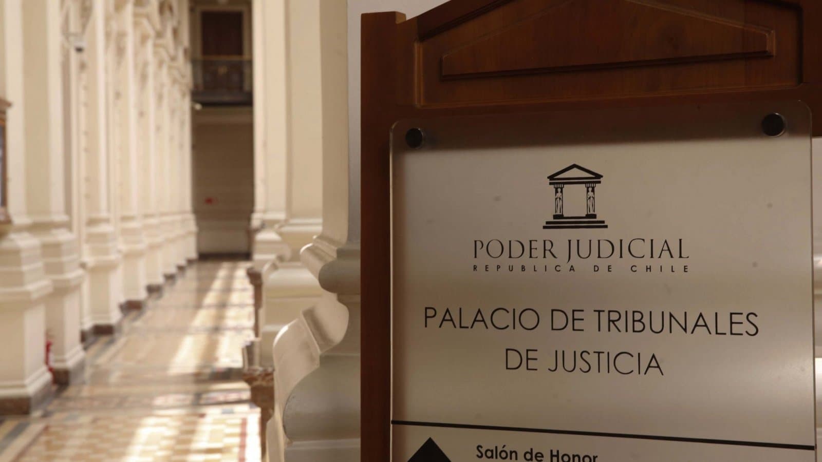 Norma que faculta desestimar de plano denuncia o reclamo en contra de integrante del Poder Judicial y archivar antecedentes, se impugna de inconstitucionalidad ante el Tribunal Constitucional.