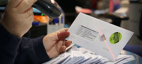 Carta certificada fue devuelta por lo que no puede entenderse notificada la multa impuesta por la Dirección del Trabajo y debe restituirse los dineros retenidos por Tesorería, resuelve Corte de Antofagasta.