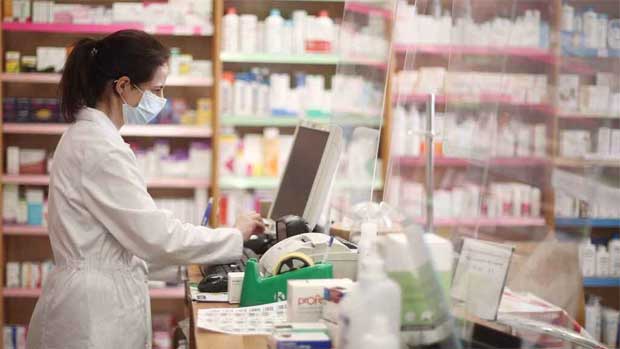 Norma que obliga otorgar descanso reparatorio a trabajadores de establecimientos de salud privados, farmacias y almacenes farmacéuticos en reconocimiento a su labor durante el COVID-19, se impugna ante el Tribunal Constitucional.