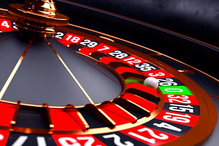 Policía es condenado a prisión por apostar 9.000 euros en ruleta de juegos luego de haber incautado el dinero en un operativo antidrogas.