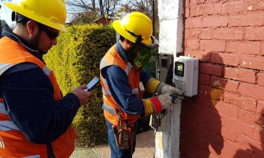Empresa eléctrica debe reparar y mejorar la red eléctrica que alimenta el domicilio de la recurrente, resuelve Corte de Puerto Montt.