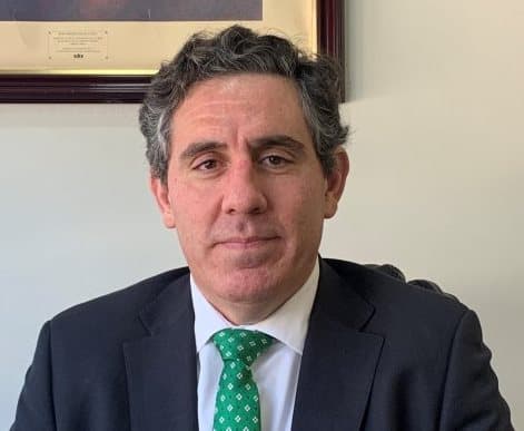 Decano de la Universidad Central, Rafael Pastor: «Yo cerraría el proceso constituyente, pero sí creo que es clave que reformemos la Constitución actual».