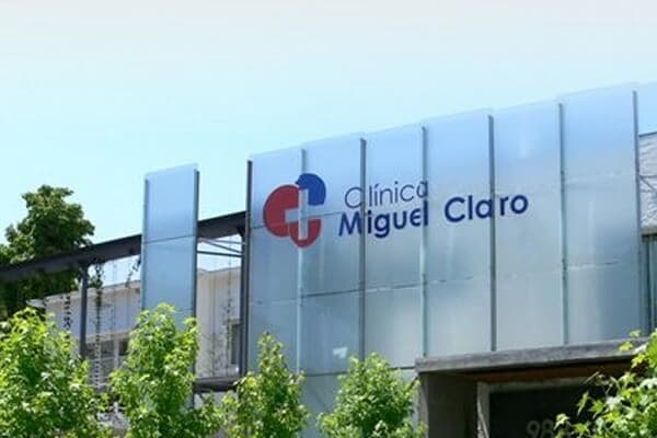 Corte Suprema confirma fallo que condenó a clínica por intervención negligente brindada a paciente que se sometió a una mamoplastía de reducción bilateral y una liposucción.