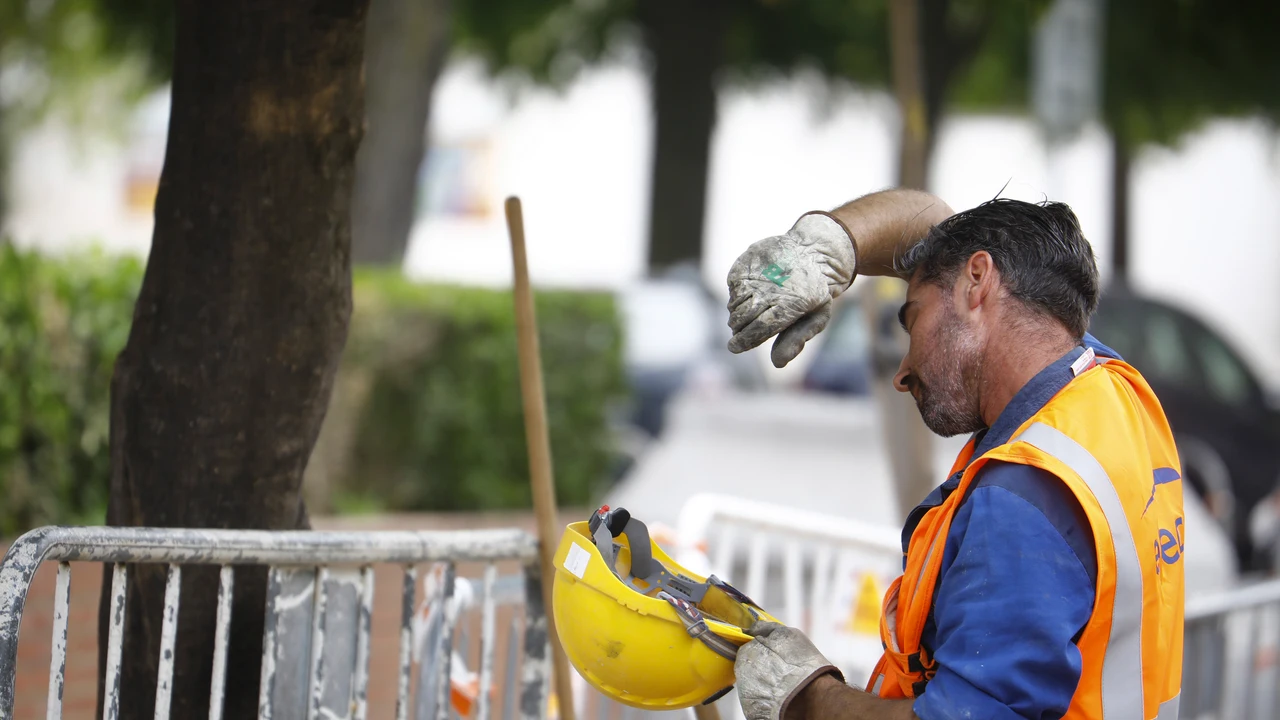 Dirección del Trabajo emite pronunciamiento acerca de las obligaciones y medidas que debe adoptar el empleador ante la exposición de las personas trabajadoras a temperaturas extremas.