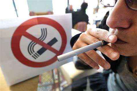 Ley que prohíbe la venta de cigarrillos electrónicos a menores de edad; asimila a productos de tabaco los sistemas electrónicos de administración de nicotina, y regula los dispositivos sin nicotina, fue publicada en el Diario Oficial.