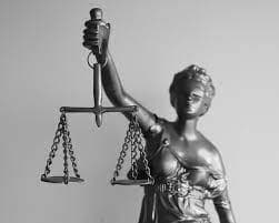 «Sucesiones y divorcios, afuera de Tribunales», por Sebastian G. Onocko.