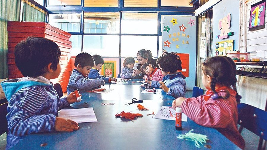 No procede traspasar inmueble en que funciona jardín infantil al Servicio Local de Educación Pública Atacama por cuanto no está destinado exclusivamente a la prestación del servicio educacional.