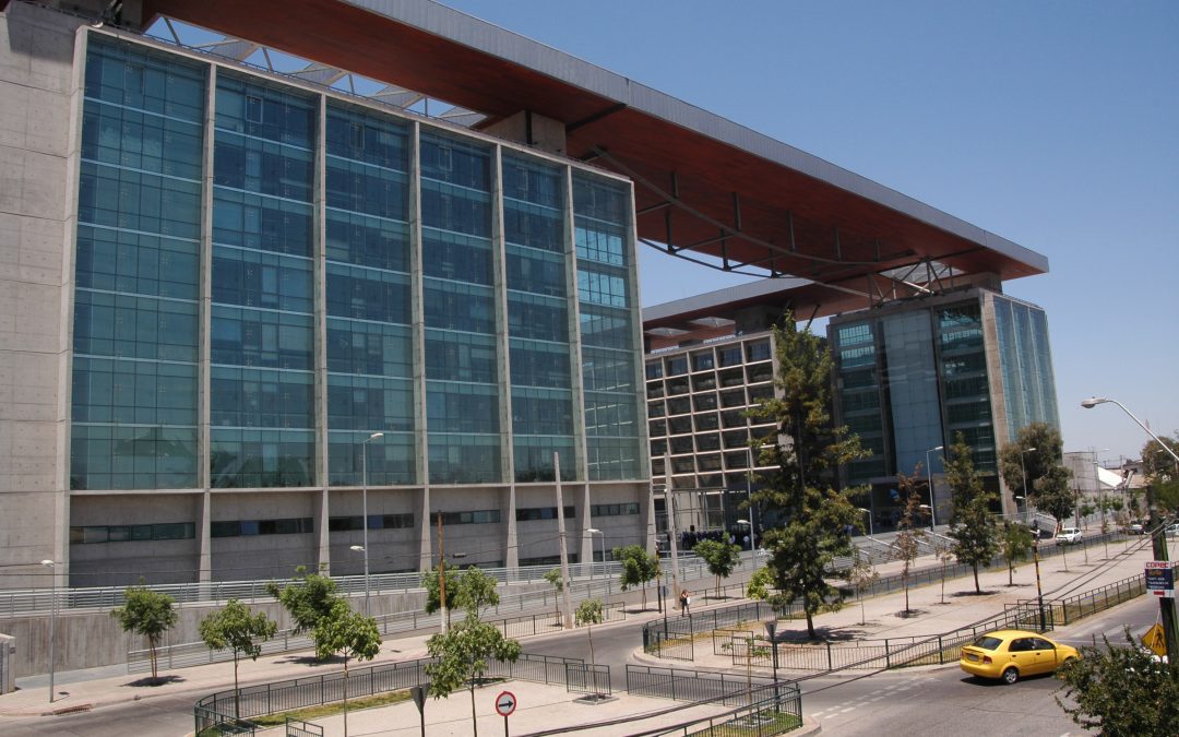 Juez de Garantía no puede invalidar de oficio actuaciones realizadas con ocasión de un requerimiento en procedimiento simplificado y sustituirlo por el ordinario por estimar que los hechos de la acusación tienen distinta calificación jurídica.