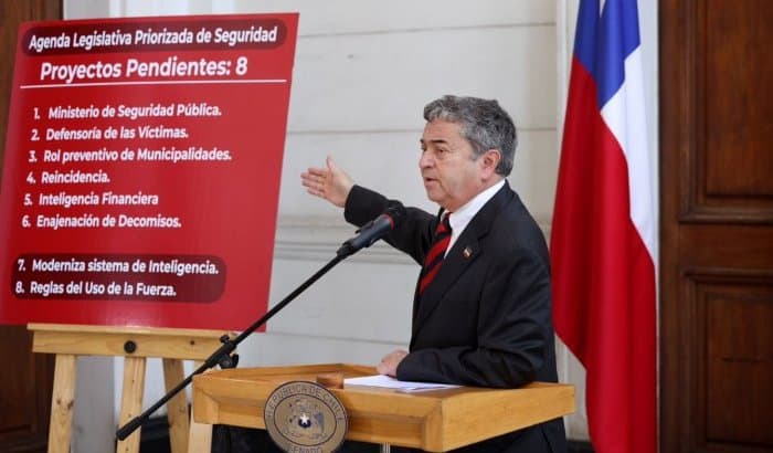 Agenda de seguridad: piden despachar a marzo ocho proyectos pendientes.