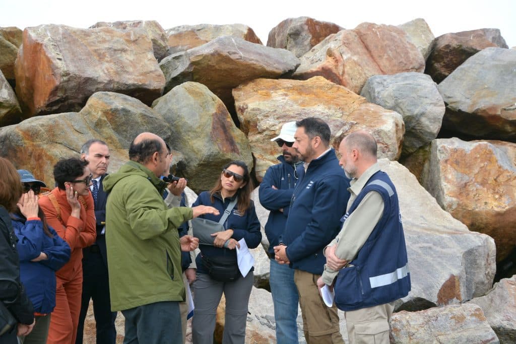 Segundo Tribunal Ambiental inspeccionó zona intervenida por el MOP en el balneario de Bucalemu.