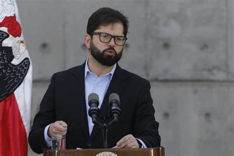 La invalidación o revocación de las pensiones de gracia es una facultad discrecional del Presidente de la República.