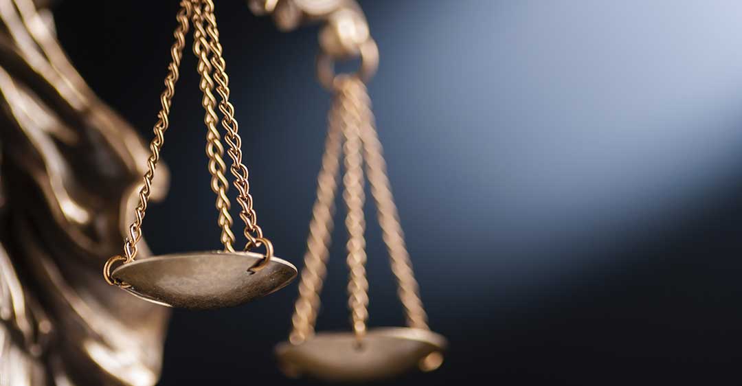Tribunal debe explicar razonadamente por qué le cree más al acusado que a la víctima, de lo contrario se vulnera el principio de razón suficiente.