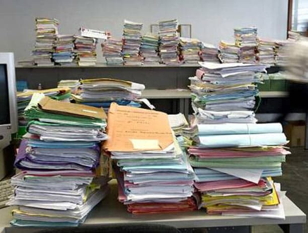 Recurso de casación no puede ser declarado desierto de oficio por la Corte si el recurrente no consignó el monto para las compulsas.