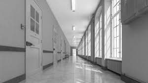 Internación de paciente psiquiátrico en recinto hospitalario únicamente en base a criterio territorial no es suficiente para justificar su traslado si el Hospital de destino no cuenta con la infraestructura y equipamientos necesarios.