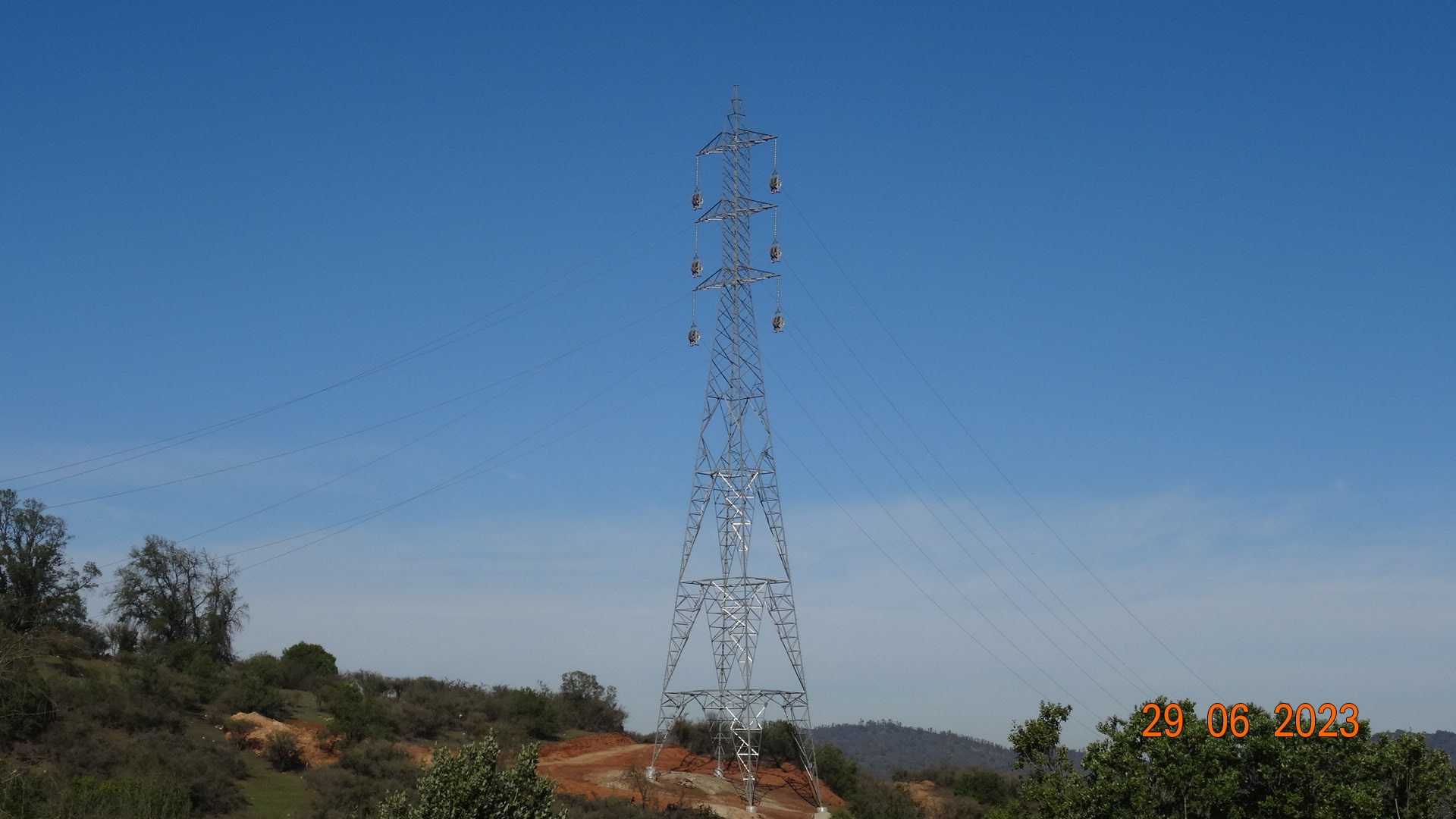 SMA renueva la detención transitoria de la construcción de 10 torres de transmisión eléctrica en la Cordillera de la Costa.