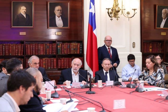 Proyecto de ley crea el Sistema de Inteligencia Económica y establece otras medidas para la prevención y alerta de actividades que digan relación con el crimen organizado.