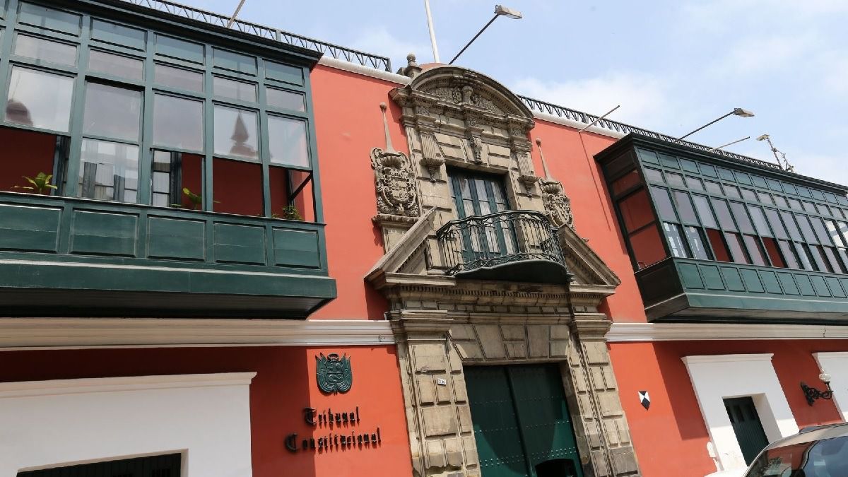 Para el Tribunal Constitucional peruano no existe control constitucional sobre actos de poder político del Congreso, por Fernando Salcedo.