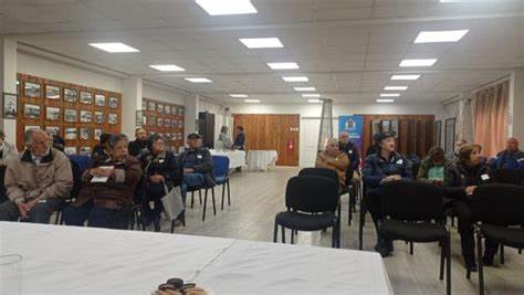 Atendida la falta de infraestructura pública y las condiciones climáticas en Magallanes, SLEP de la ciudad puede facilitar establecimientos para actividades comunitarias.