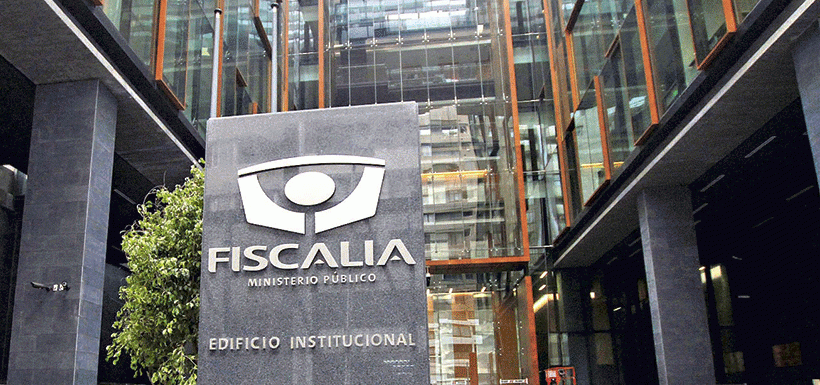 Norma que sólo permite la apelación del auto de apertura del juicio oral al Ministerio Público, no produce resultados contrarios a la Constitución.