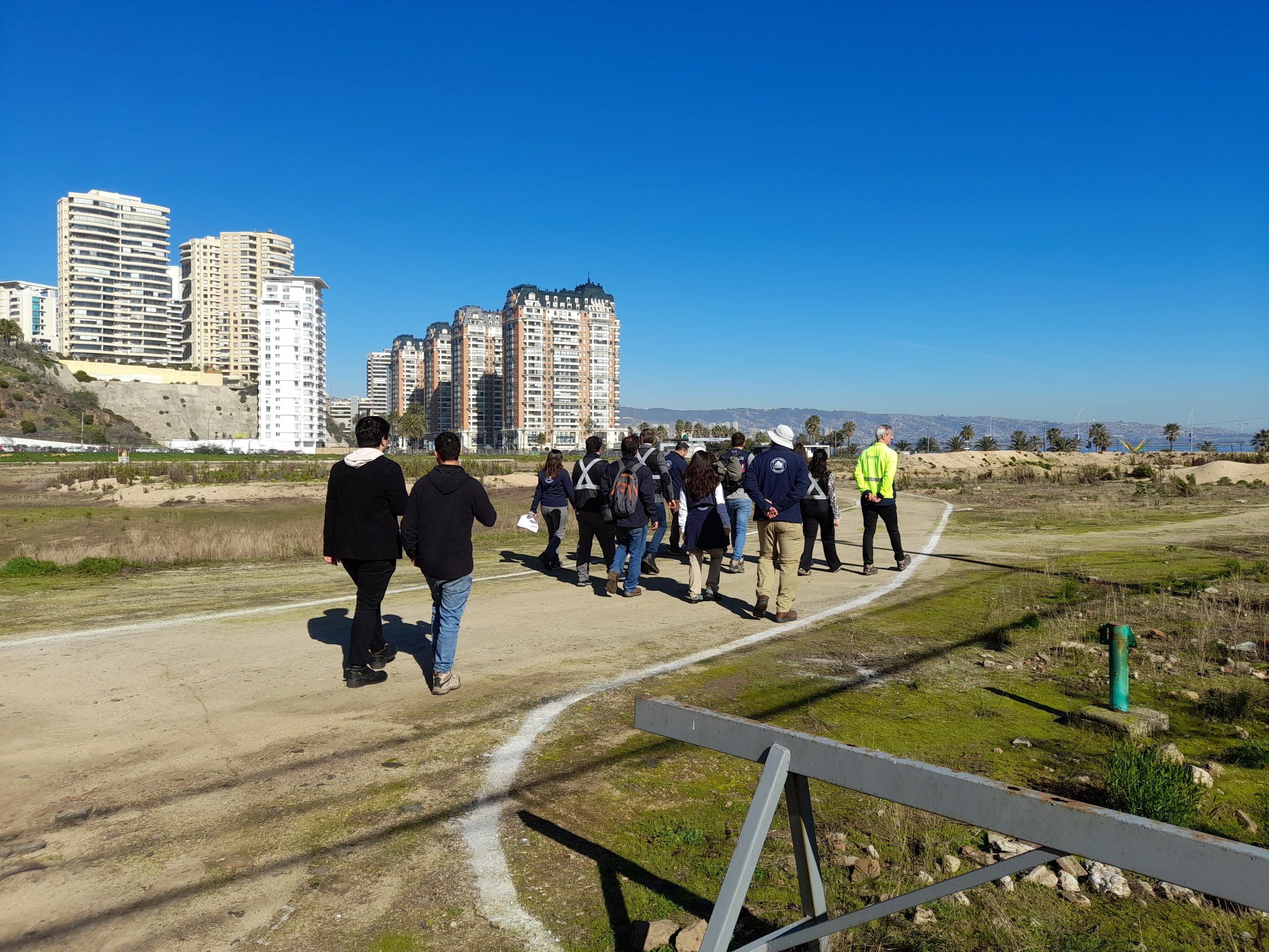 Ministros del Segundo Tribunal Ambiental llevaron a cabo inspección en Las Salinas.