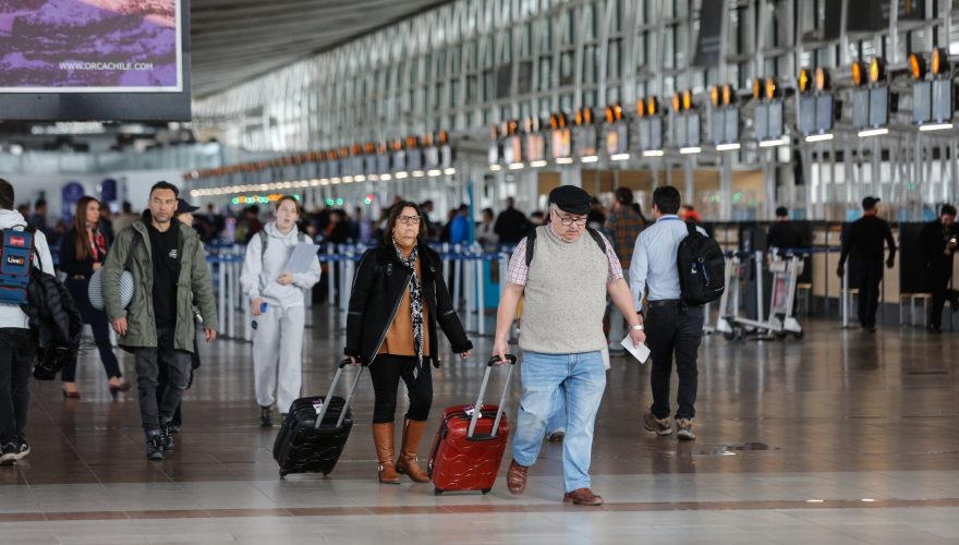 Nuevo proyecto de ley para reactivar el turismo a través de la devolución del IVA de compras realizadas en Chile, por Jessica Power, Manuel José Garcés y Manuel Alcalde.