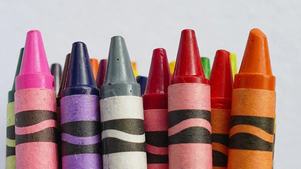 Empresa de pinturas Crayola consiguió que la Oficina de Patentes y Marcas de Estados Unidos le conceda el registro del particular olor de los crayones.