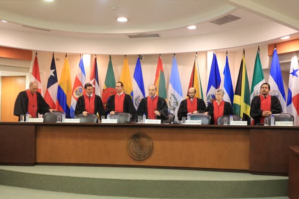 El Estado responde por la falta de derechos laborales