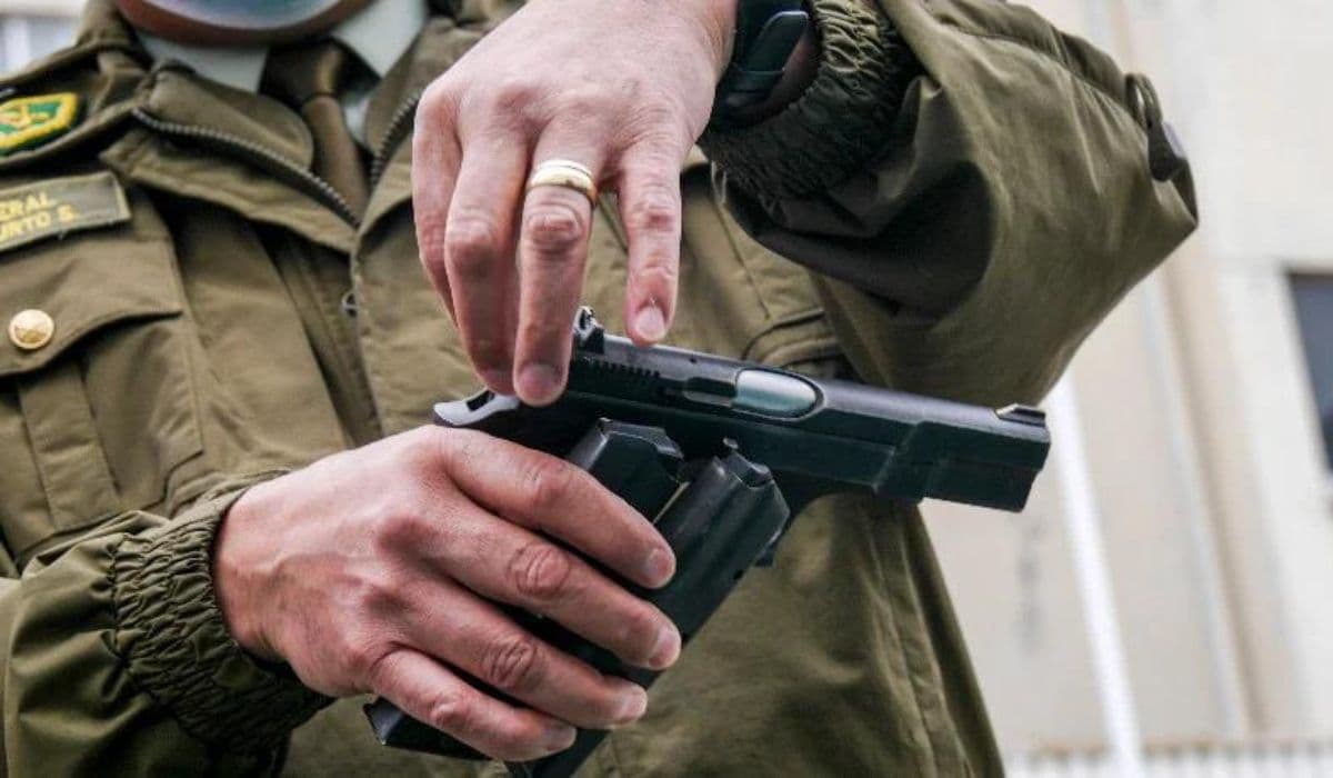 Gozar de licencia médica no exonera al carabinero de su obligación de devolver el armamento