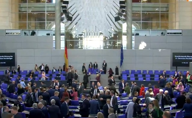 Alemania aprueba histórica reforma constitucional para rearmarse frente a Rusia y asegurar su defensa.