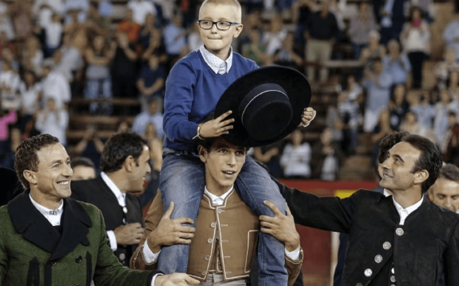 Multa al “tuitero” que lanzó mensajes denigrantes a niño enfermo de cáncer aficionado a los toros, se confirma por Tribunal Supremo de España.