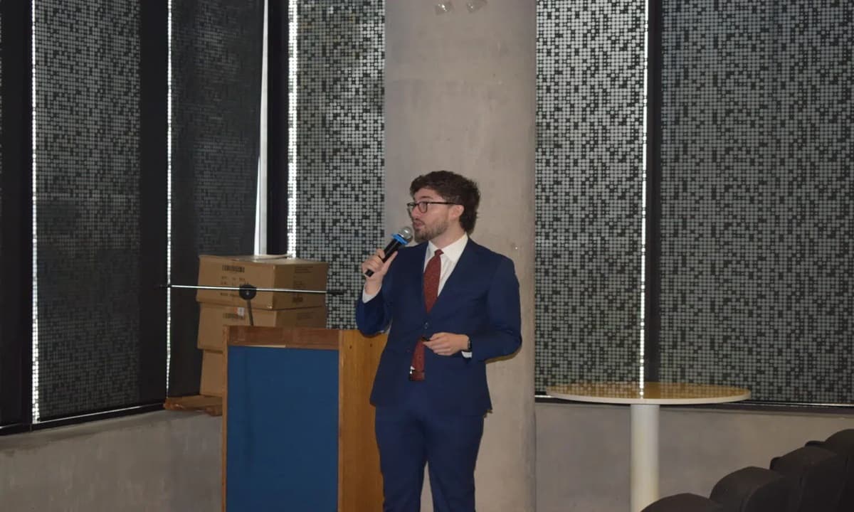 Detección de productos falsificados: Alessandri capacita a la Aduana Metropolitana.