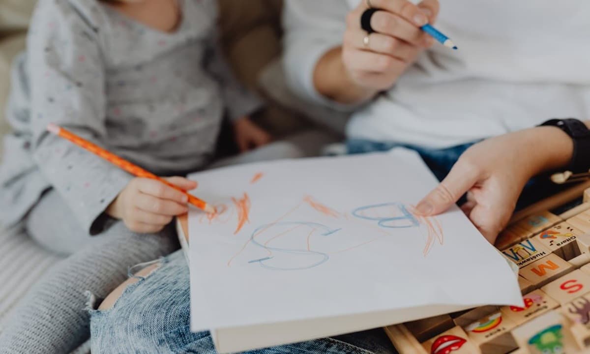 Adopciones más rápidas, inclusivas y centradas en los niños: Chile aprueba histórica reforma, por Cristian Muñoz