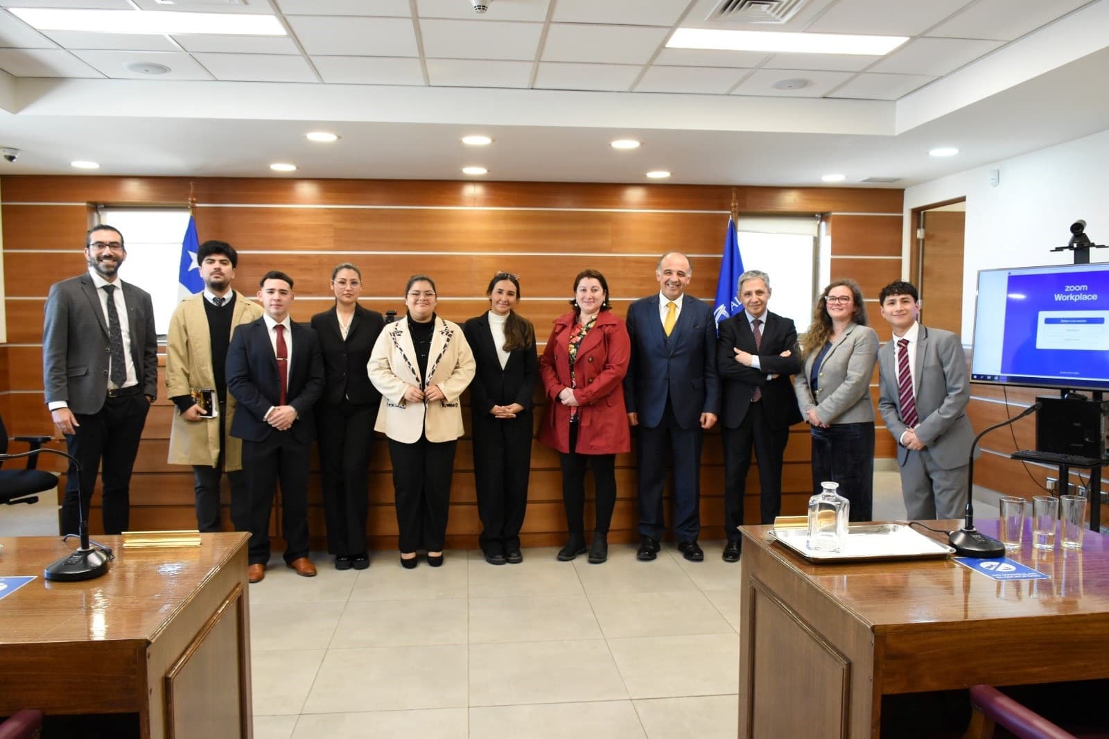 Estudiantes de derecho viven la experiencia alegar en tribunales en el segundo torneo de debate jurídico de la Corte de Apelaciones de San Miguel