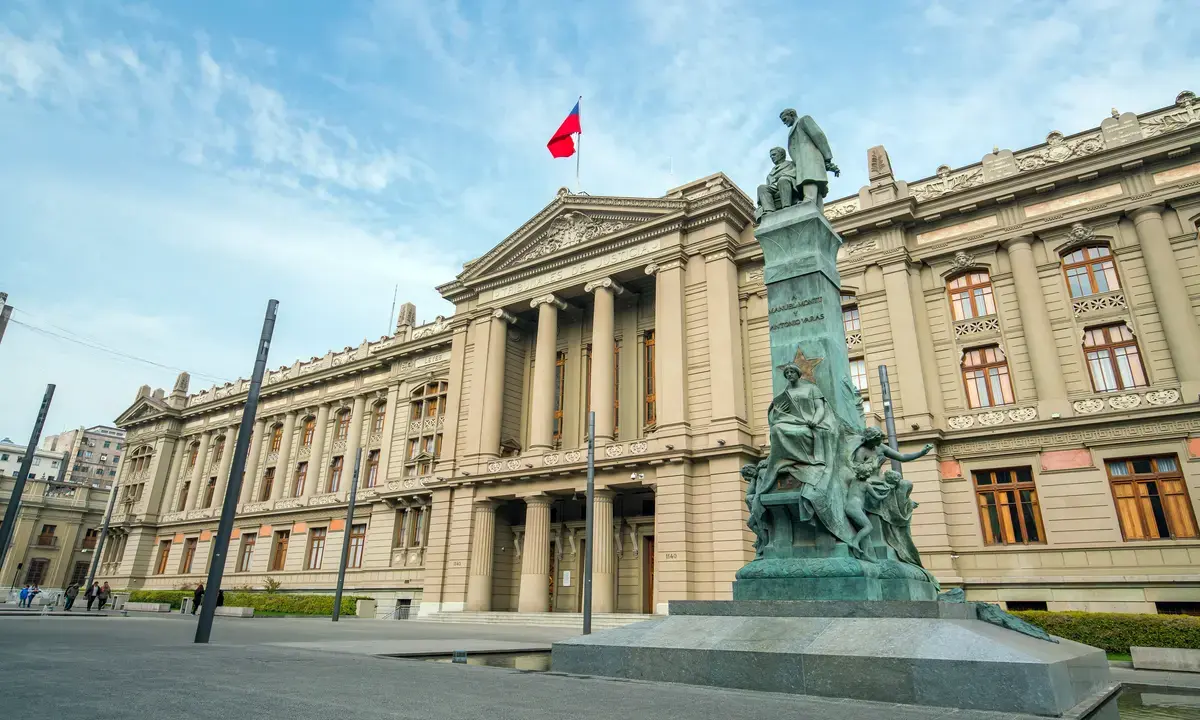 Corte Suprema acoge recurso de queja en juicio de cuentas al no demostrarse la calidad de cuentadante del funcionario